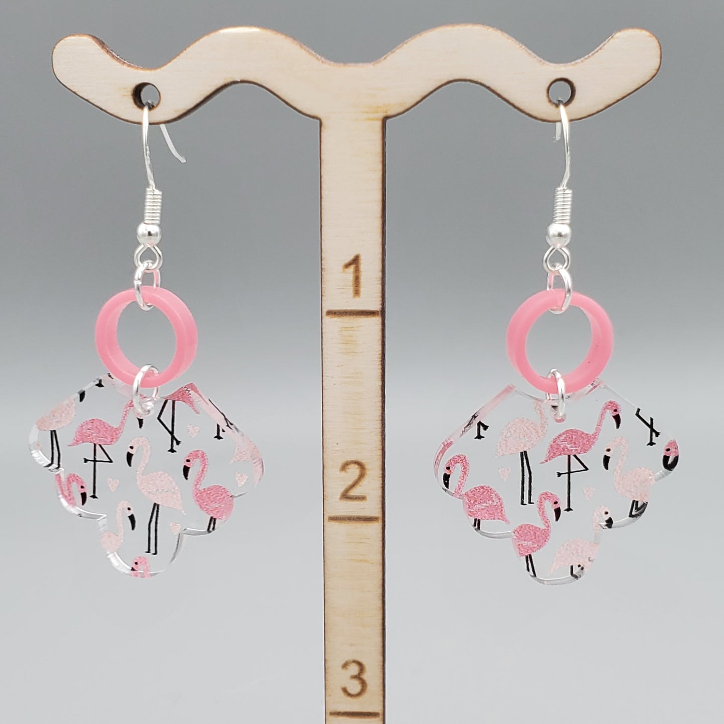 Scalloped Hoop Earrings (two available colors)